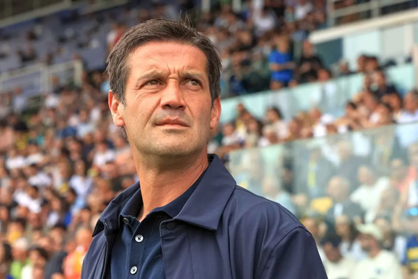 Cristian Chivu: Chiến lược gia mới của Inter Milan và tương lai hệ thống 3 hậu vệ