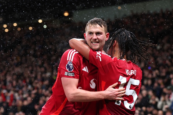 Manchester United: De Ligt dẫn dắt hàng thủ trẻ, tương lai vững chắc nơi trung tâm phòng ngự