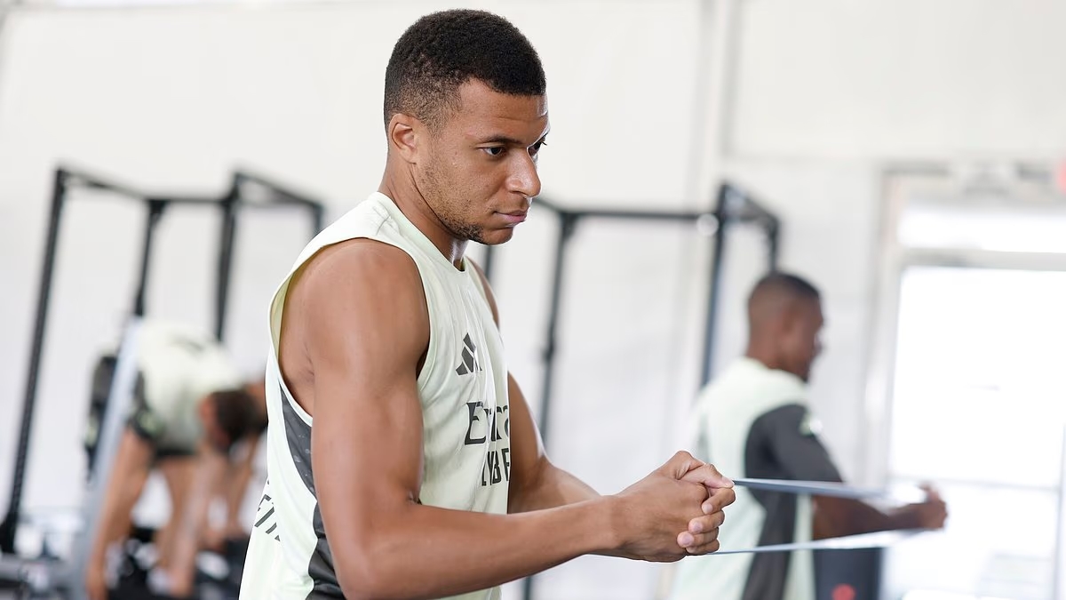 Mbappe và Quả bóng vàng 2025: Cơ hội mong manh giữa tài năng cá nhân và thiếu danh hiệu tập thể