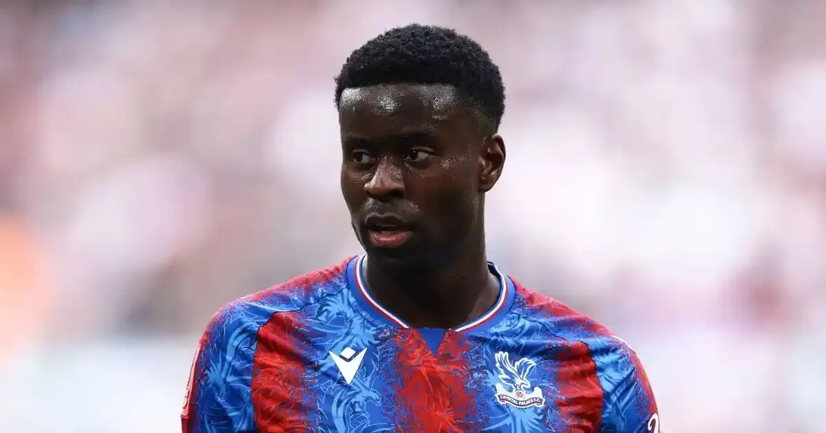 Marc Guehi: Trung vệ Crystal Palace trước ngưỡng cửa Anfield?
