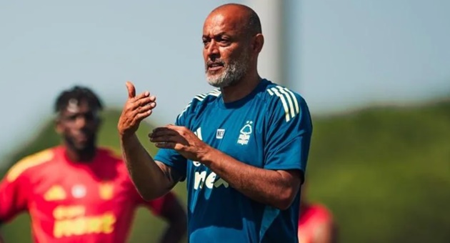 Nottingham Forest: Sự trở lại đầy tham vọng của ông lớn ngủ quên